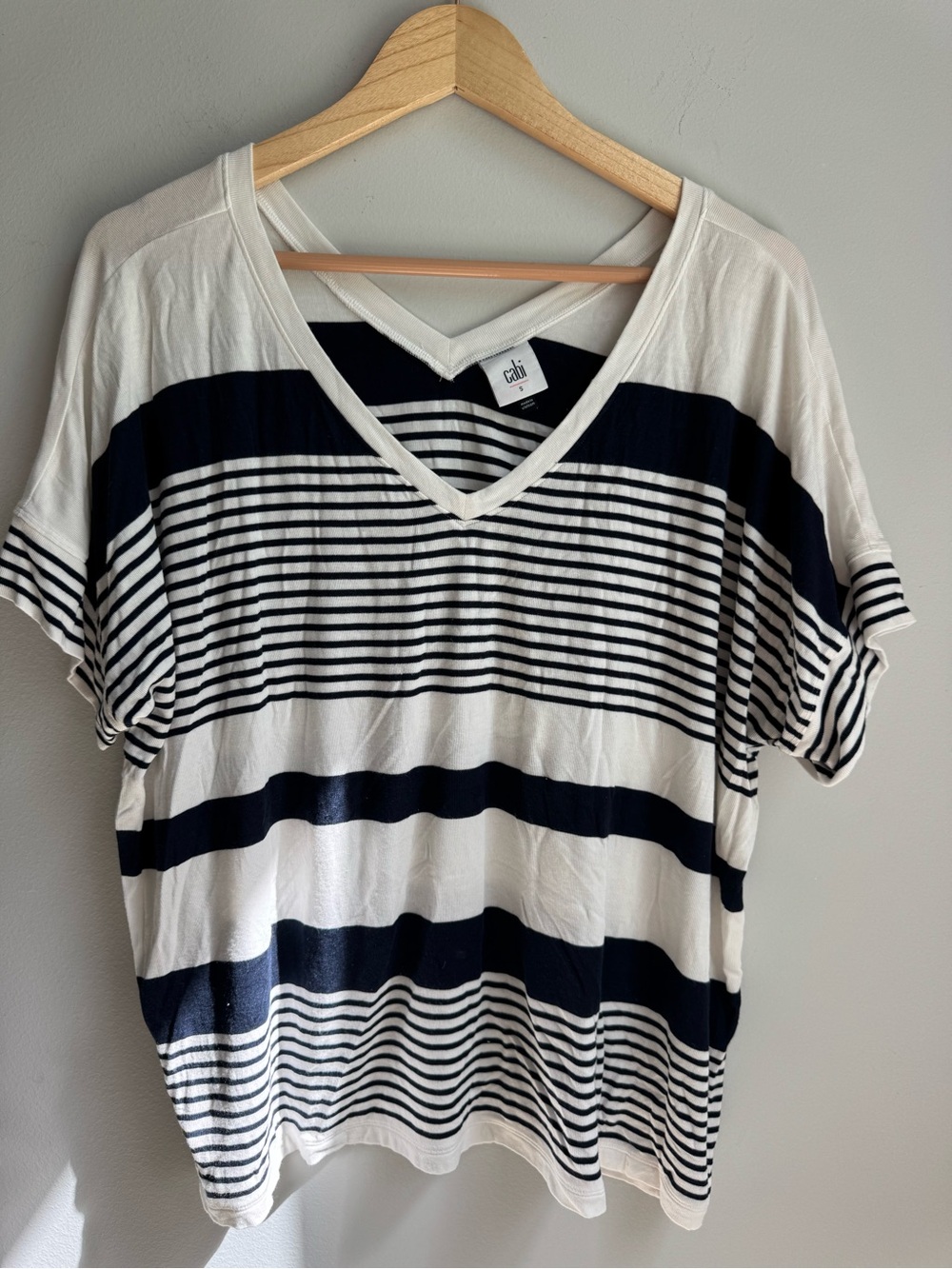 CAbi Navy and White Striped V-Neck Tee Super soft beach pool lake lounge